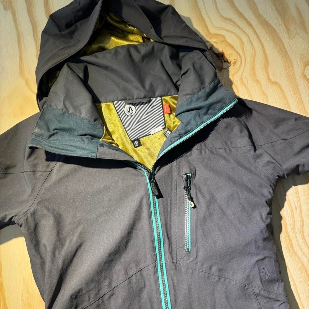 Volcom light snowboard jacket